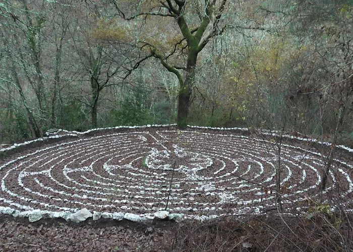 Tienda De Campana En Ecoaldea Vegana Espiral En Plena Naturaleza Con Comida Y Cena Incluida *